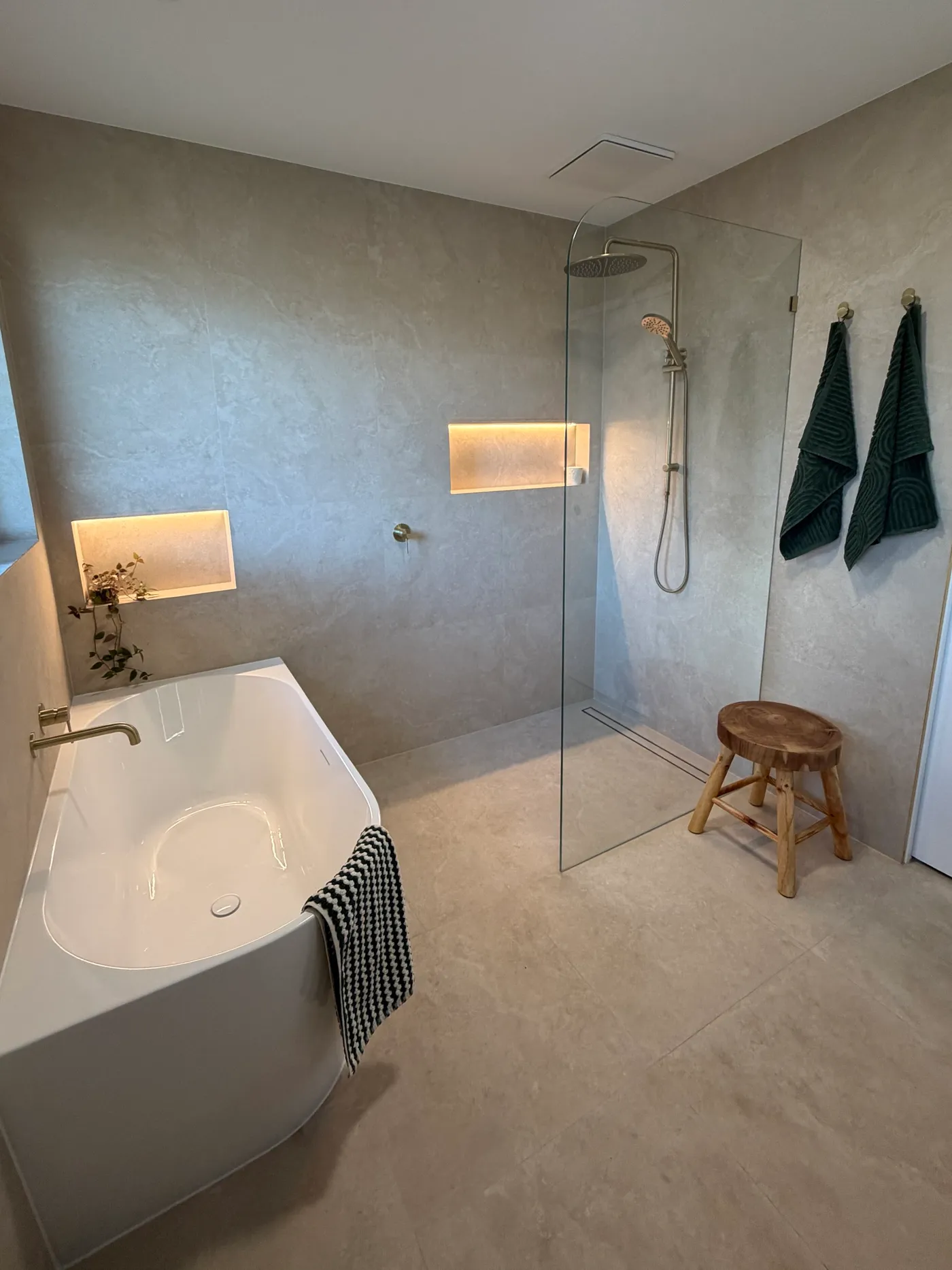 Bathroom 06, photo 1 of 1