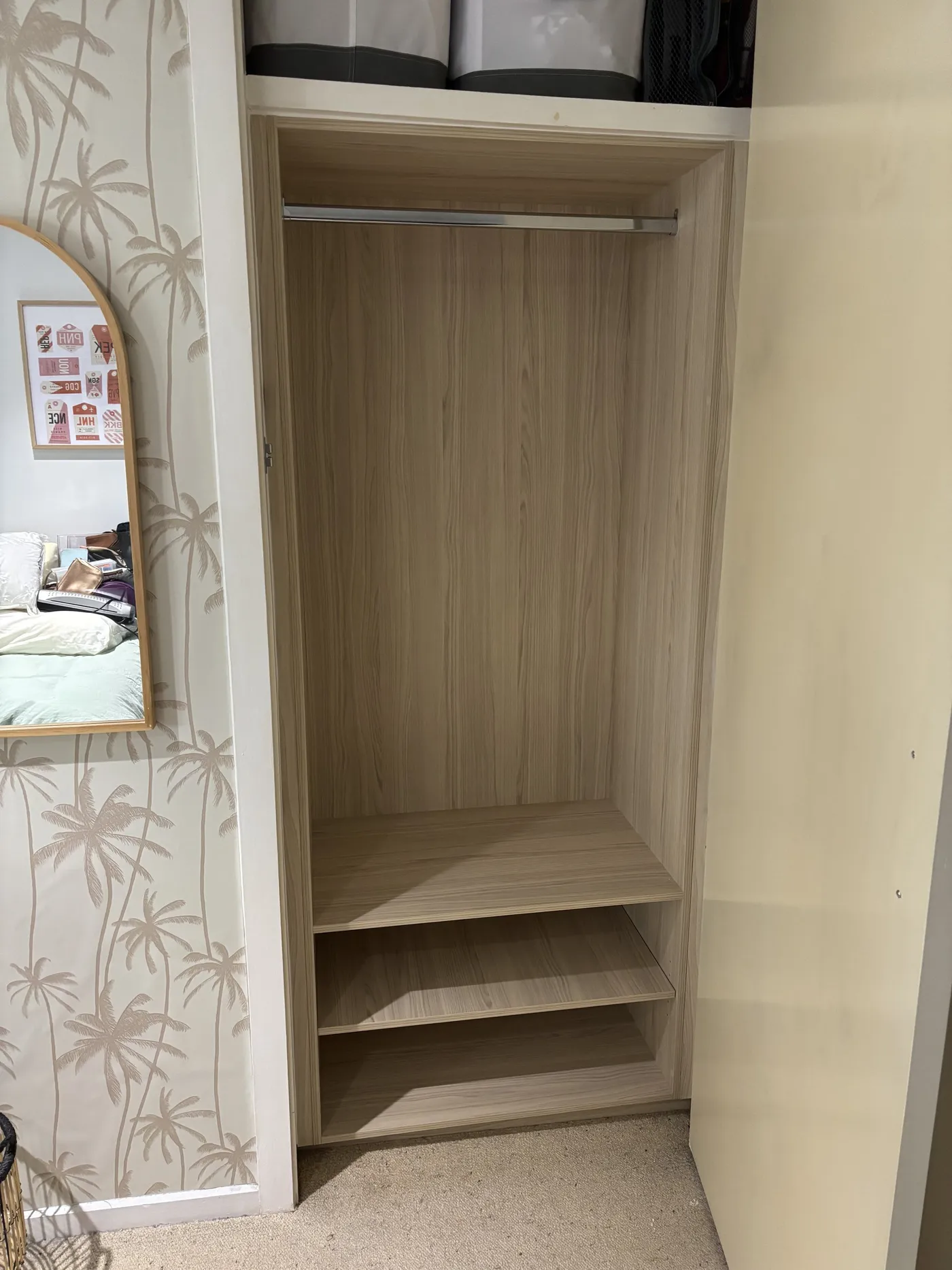 Wardrobe 03, photo 1 of 1
