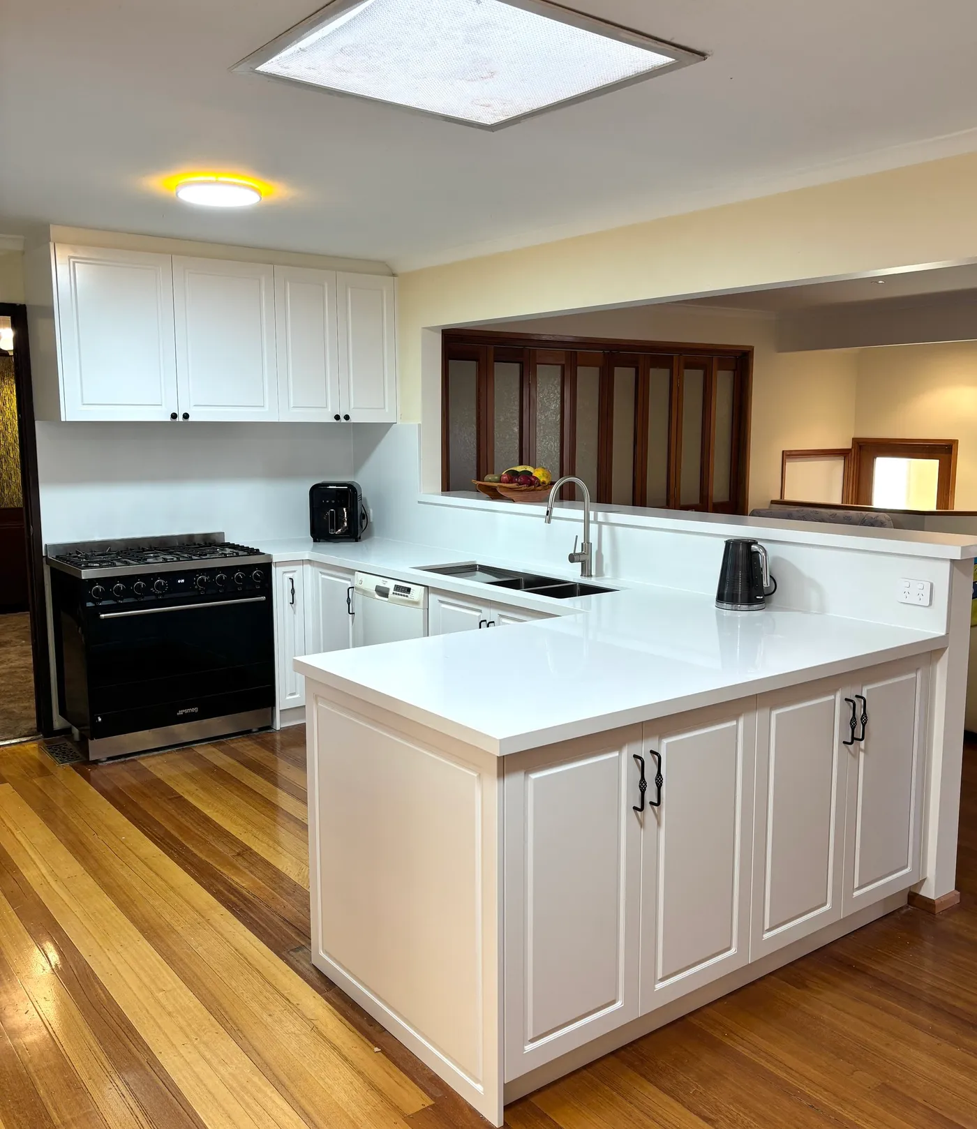 Kitchen 02, photo 1 of 2
