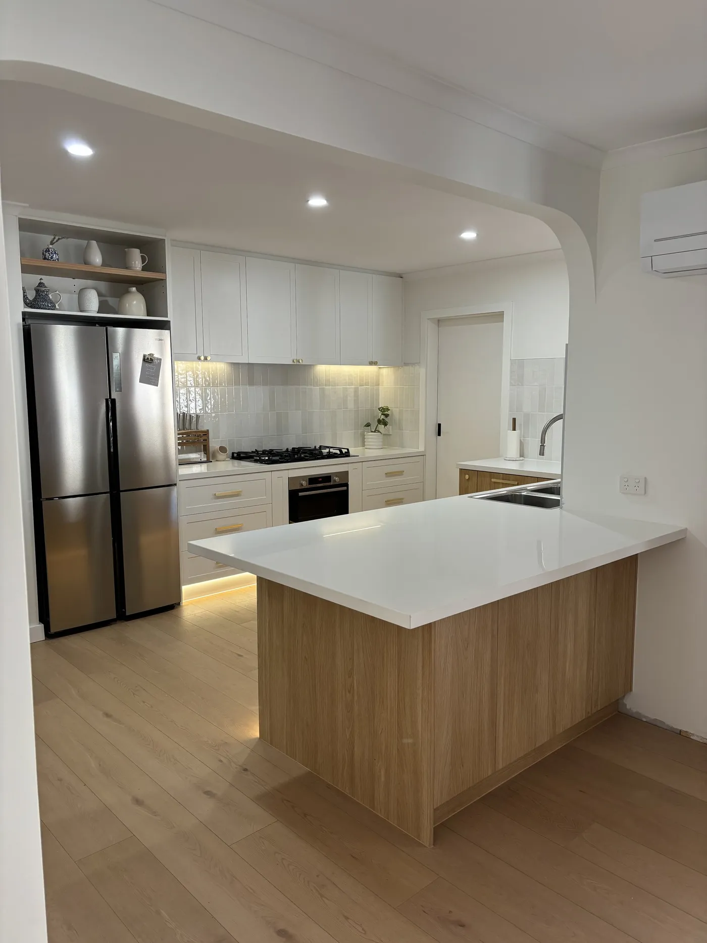 Kitchen 03, photo 1 of 3
