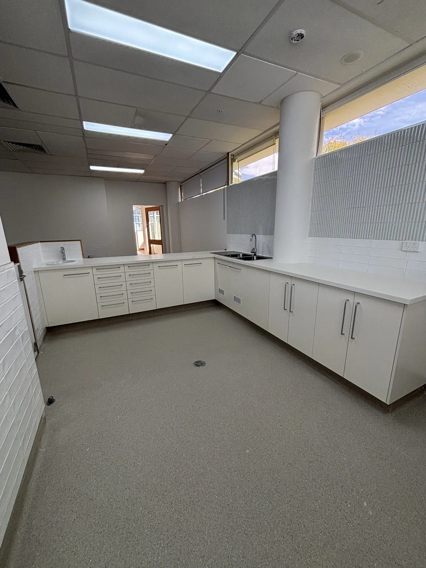 Kitchen 05, photo 2 of 2