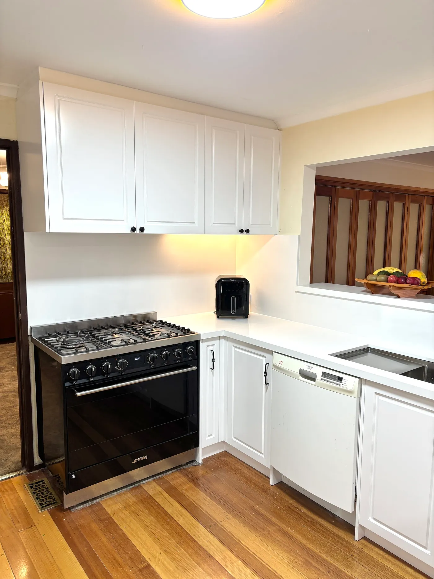 Kitchen 02, photo 2 of 2