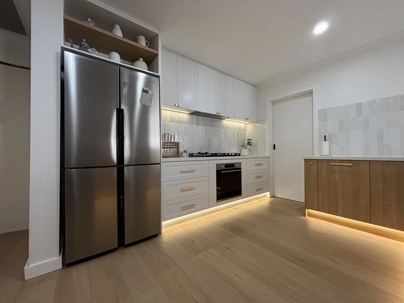 Kitchen 03, photo 2 of 3