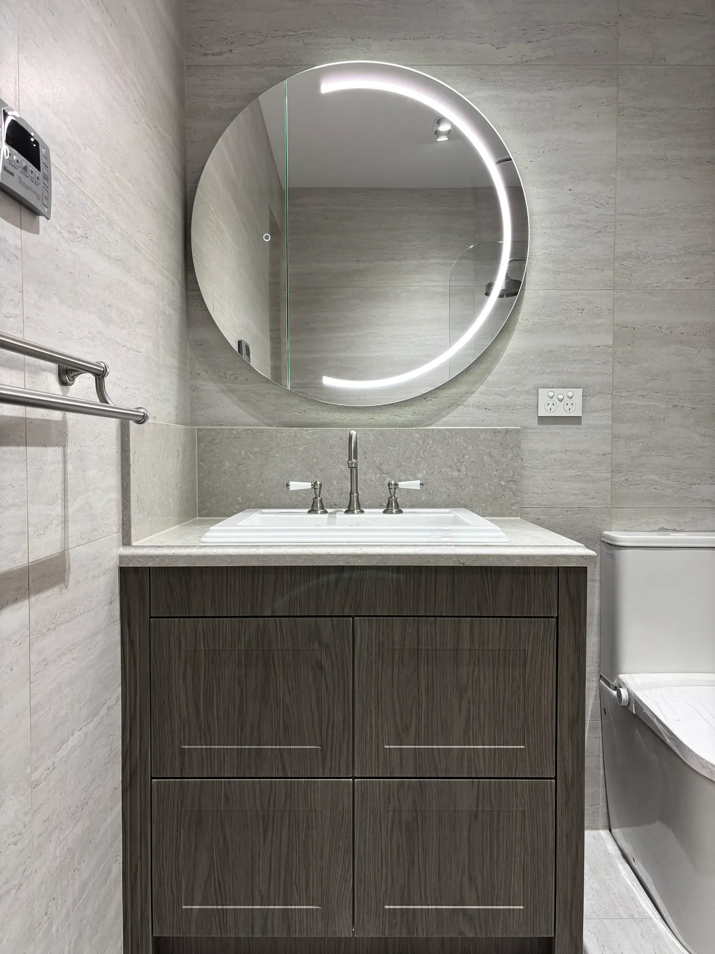 Bathroom 03 by A&B Projects