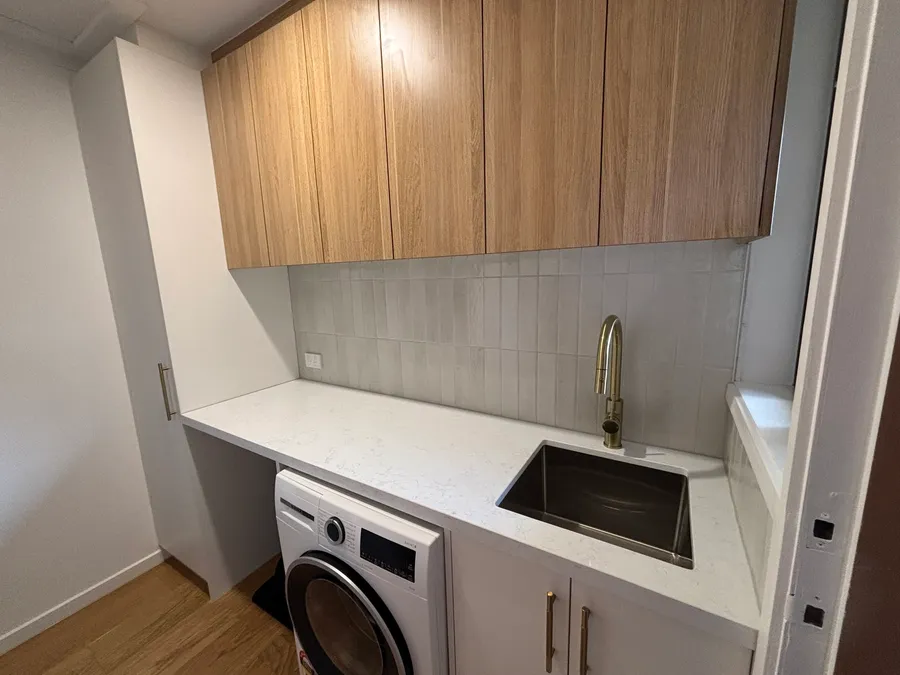 Laundry 01 by A&B Projects